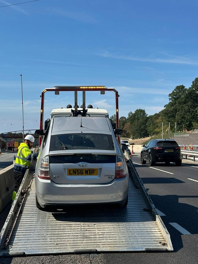 Breakdown Recovery and Flatbed Towing Service in N19